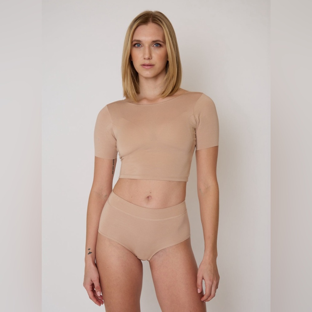 NWT Numi The Comfort Brief Almond Small